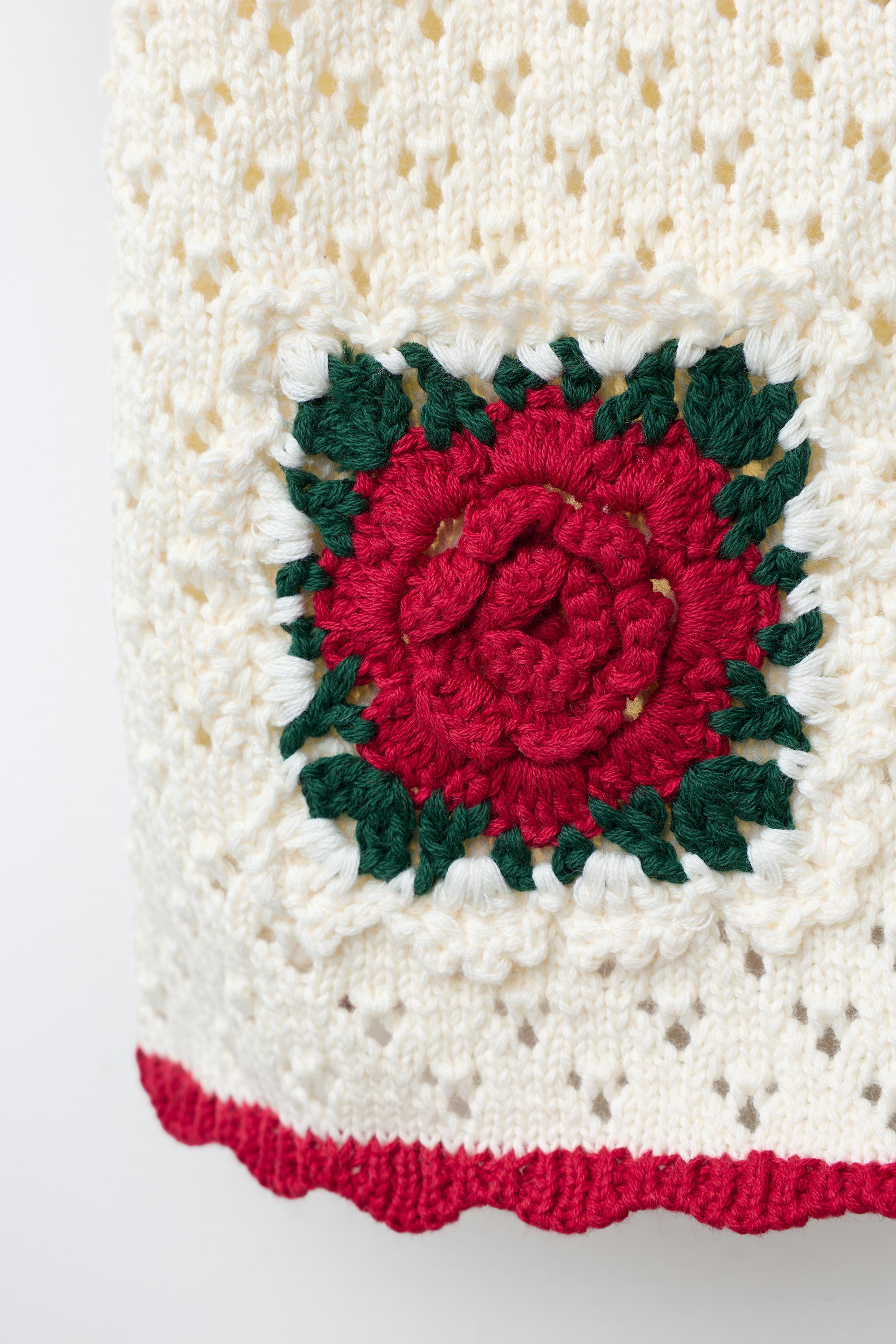 TOP EN MAILLE ET FLEURS CROCHET